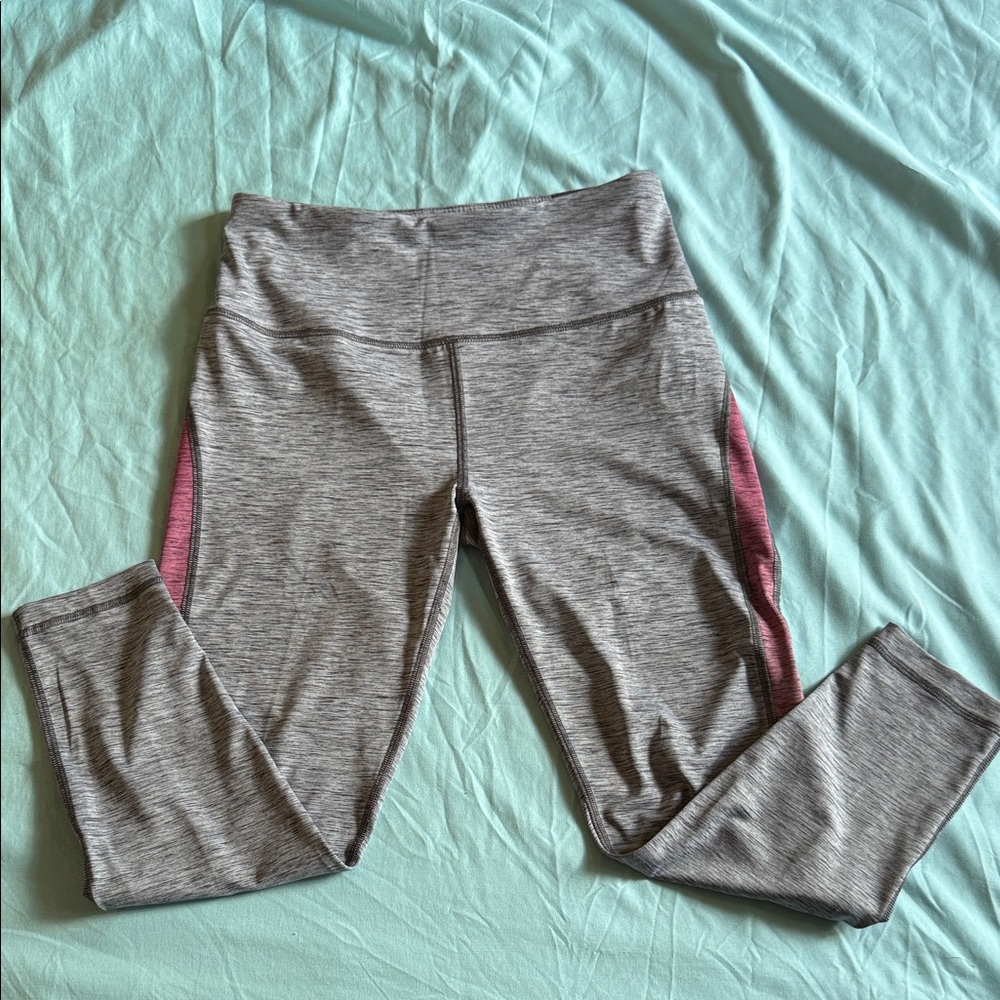 Reebok women’s Leggings in Heather Gray and Pink